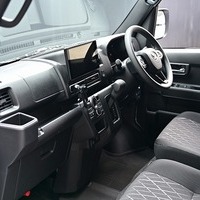 6738.令和7年式 アトレー RS 4WD 660cc ガソリン車 走行1.5万キロ 車検令和9年4月のサムネイル