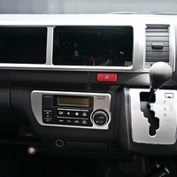 5104. 平成26年式 ハイエース  ワゴンGL 2WD 2,700㏄ ガソリン車 10人乗り 走行1,2万キロ 検査1年付きのサムネイル