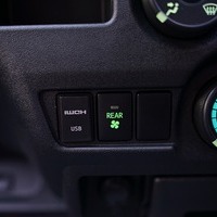 6273.令和8年式 ハイエースバン DX 2WD 2,000cc ガソリン車 走行20キロ 新車未登録のサムネイル