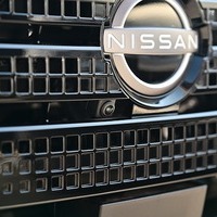 5882.令和8年式 キャラバン グランドプレミアムGX 寒冷地仕様 4WD 2,400cc ディーゼル車 走行30キロ 新車未登録のサムネイル