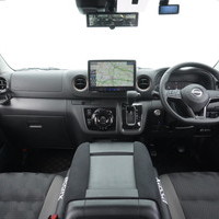 6634　令和6年式　キャラバン　GRANDプレミアムGX　2WD　2000cc　ガソリン車　5人乗り　0.3万kmのサムネイル