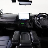 6719 令和7年式 ハイエース スーパーGL ダークプライムⅡ  2WD 2,800cc (ディーゼル車)  2/5人乗車 0.2万km 車検令和9年10月のサムネイル