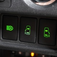 6718 令和6年式 ハイエース スーパーGL  2WD 2,000cc (ガソリン車)  2/5人乗車  2.6万km　のサムネイル