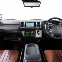 6718 令和6年式 ハイエース スーパーGL  2WD 2,000cc (ガソリン車)  2/5人乗車  2.6万km　のサムネイル