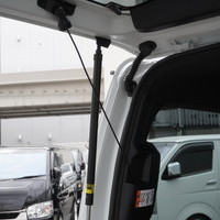 6615　オリジナルPKG　ハイエース　ダークプライムⅡ　2WD　2000cc　ガソリン車　5人乗りのサムネイル