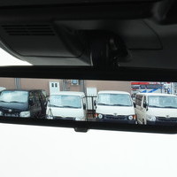 6615　オリジナルPKG　ハイエース　ダークプライムⅡ　2WD　2000cc　ガソリン車　5人乗りのサムネイル