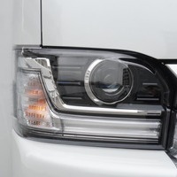 6517【新型】ハイエース ワゴンGL 2WD 2,700cc (ガソリン) 10人乗車 9kmのサムネイル