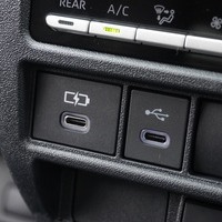 6517【新型】ハイエース ワゴンGL 2WD 2,700cc (ガソリン) 10人乗車 9kmのサムネイル