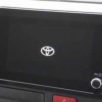 6517【新型】ハイエース ワゴンGL 2WD 2,700cc (ガソリン) 10人乗車 9kmのサムネイル
