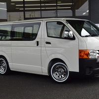 6177　8型ハイエースバン DX ビーチクルーザー架装　ガソリン車　2WD　2,000cc　3/6人乗りのサムネイル