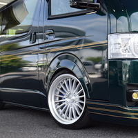 2810　CRS小牧オリジナルデモカー！ 令和5年式　ハイエースバンDX　2,000cc　ガソリン車　2WD　2/5人乗り　1.9万Kmのサムネイル