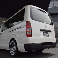 6177　8型ハイエースバン DX ビーチクルーザー架装　ガソリン車　2WD　2,000cc　3/6人乗りのサムネイル