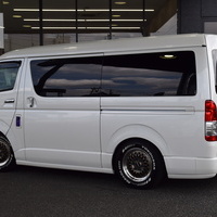 6692　令和6年式 ハイエース ワゴンGL ファインテックツアラー　2WD　2700cc　ガソリン車　10人乗り　0.2万kmのサムネイル