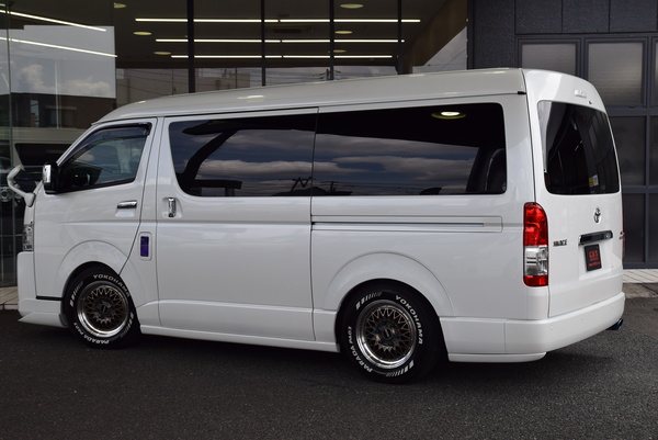 ②アーバンスポーツ 2本 ハイエース 送料込み 6692 令和6年式 ハイエース ワゴンGL ファインテックツアラー 2WD