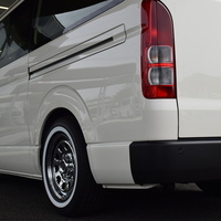 6177　8型ハイエースバン DX ビーチクルーザー架装　ガソリン車　2WD　2,000cc　3/6人乗りのサムネイル