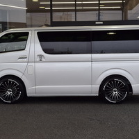 6618　9型ハイエースバン S-GL DARK PRIMEⅡ　ガソリン車　2WD　2000cc　2/5人乗り　42kmのサムネイル
