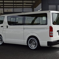 6177　8型ハイエースバン DX ビーチクルーザー架装　ガソリン車　2WD　2,000cc　3/6人乗りのサムネイル