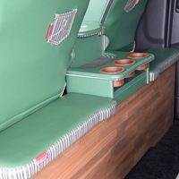 4854　CRS小牧オリジナルデモカー！ 令和5年式　キャラバン グランドプレミアムGX　2,400cc　ディーゼル車　4WD　2/5人乗り　1.4万Kmのサムネイル