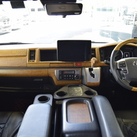 6578　令和5年式 ハイエース ワゴンGL ファインテックツアラー　2WD　2700cc　ガソリン車　10人乗り　1.3万Kmのサムネイル