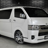 6719 令和7年式 ハイエース スーパーGL ダークプライムⅡ  2WD 2,800cc (ディーゼル車)  2/5人乗車 0.2万km 車検令和9年10月のサムネイル