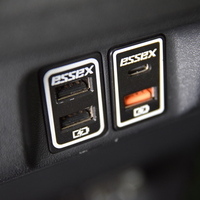 2810　CRS小牧オリジナルデモカー！ 令和5年式　ハイエースバンDX　2,000cc　ガソリン車　2WD　2/5人乗り　1.9万Kmのサムネイル