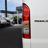 5148　8型ハイエースワゴン GL ベッドキットⅢ Ver.Ⅱ架装車　ガソリン車　2WD　2,700cc　8人乗りのサムネイル