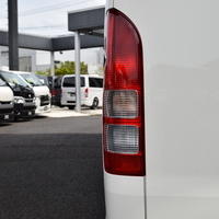 6177　8型ハイエースバン DX ビーチクルーザー架装　ガソリン車　2WD　2,000cc　3/6人乗りのサムネイル