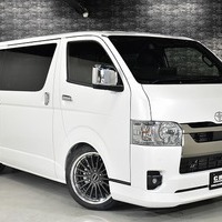 6384 8型ハイエース スーパーGL ダークプライムS  4WD 2,800CC ディーゼル車 4ナンバー 2/5人乗りのサムネイル
