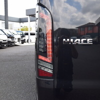 6578　令和5年式 ハイエース ワゴンGL ファインテックツアラー　2WD　2700cc　ガソリン車　10人乗り　1.3万Kmのサムネイル