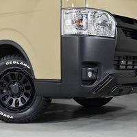 6718 令和6年式 ハイエース スーパーGL  2WD 2,000cc (ガソリン車)  2/5人乗車  2.6万km　のサムネイル