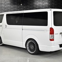 6384 8型ハイエース スーパーGL ダークプライムS  4WD 2,800CC ディーゼル車 4ナンバー 2/5人乗りのサムネイル