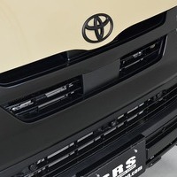 6718 令和6年式 ハイエース スーパーGL  2WD 2,000cc (ガソリン車)  2/5人乗車  2.6万km　のサムネイル