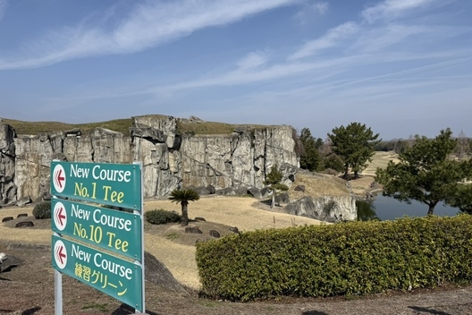 4/9新着 CRS大阪 即納車紹介【ハイエースキャラバン 新型デリカ タウンエース  新車 中古車 カスタムカー】日々更新中！サムネイル