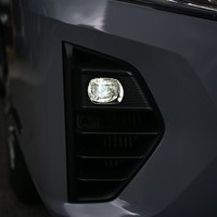 5884.令和8年式 キャラバン グランドプレミアムGX 寒冷地仕様 4WD 2,400cc ディーゼル車 走行59キロ 新車未登録のサムネイル