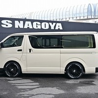 6360.令和8年式 ハイエースバン DX 2WD 2,000cc ガソリン車 走行8キロ 新車未登録のサムネイル