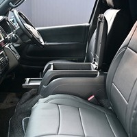 6753.平成29年式 ハイエース スーパーGL 4WD 3,000cc ディーゼル車 走行10.5万キロ 検査1年付きのサムネイル