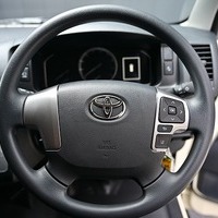 6360.令和8年式 ハイエースバン DX 2WD 2,000cc ガソリン車 走行8キロ 新車未登録のサムネイル