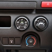 6153.令和8年式 ハイエースバン DX 2WD 2,000cc ガソリン車 走行9キロ 新車未登録のサムネイル