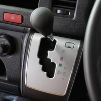 6321 8型ハイエース DX  2WD 2,000CC ガソリン車 4ナンバー 3/6人乗りのサムネイル