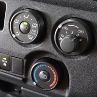 6370 8型ハイエース DX  2WD 2,000CC ガソリン車 4ナンバー 3/6人乗りのサムネイル