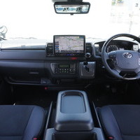 6575　オリジナルPKG　ハイエース　スーパーGL　ダークプライムⅡ　2WD　2000cc　ガソリン車　5人乗りのサムネイル