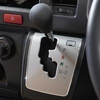 6071 8型ハイエース DX  2WD 2,000CC ガソリン車 4ナンバー 3/6人乗りのサムネイル