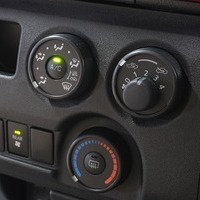6071 8型ハイエース DX  2WD 2,000CC ガソリン車 4ナンバー 3/6人乗りのサムネイル