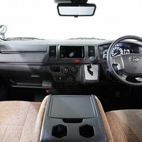 6071 8型ハイエース DX  2WD 2,000CC ガソリン車 4ナンバー 3/6人乗りのサムネイル