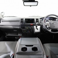 6369 8型ハイエース DX  2WD 2,000CC ガソリン車 4ナンバー 3/6人乗りのサムネイル