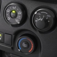 6148 8型ハイエース DX  2WD 2,000CC ガソリン車 4ナンバー 3/6人乗りのサムネイル