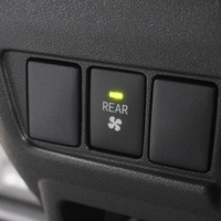 6148 8型ハイエース DX  2WD 2,000CC ガソリン車 4ナンバー 3/6人乗りのサムネイル