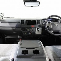 6148 8型ハイエース DX  2WD 2,000CC ガソリン車 4ナンバー 3/6人乗りのサムネイル