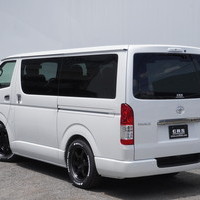 6579　オリジナルPKG　ハイエース　ダークプライムⅡ　2WD　2800cc　ディーゼル車　5人乗りのサムネイル