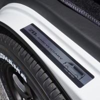 6579　オリジナルPKG　ハイエース　ダークプライムⅡ　2WD　2800cc　ディーゼル車　5人乗りのサムネイル